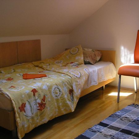 Suncano Potkrovje U Centru Apartment Skopje Ngoại thất bức ảnh