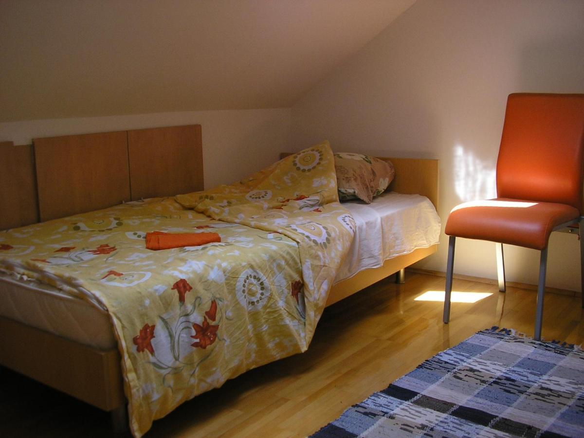 Suncano Potkrovje U Centru Apartment Skopje Ngoại thất bức ảnh